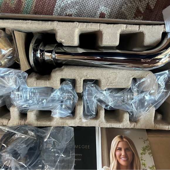 Modern Chrome Wall-Mounted Faucet